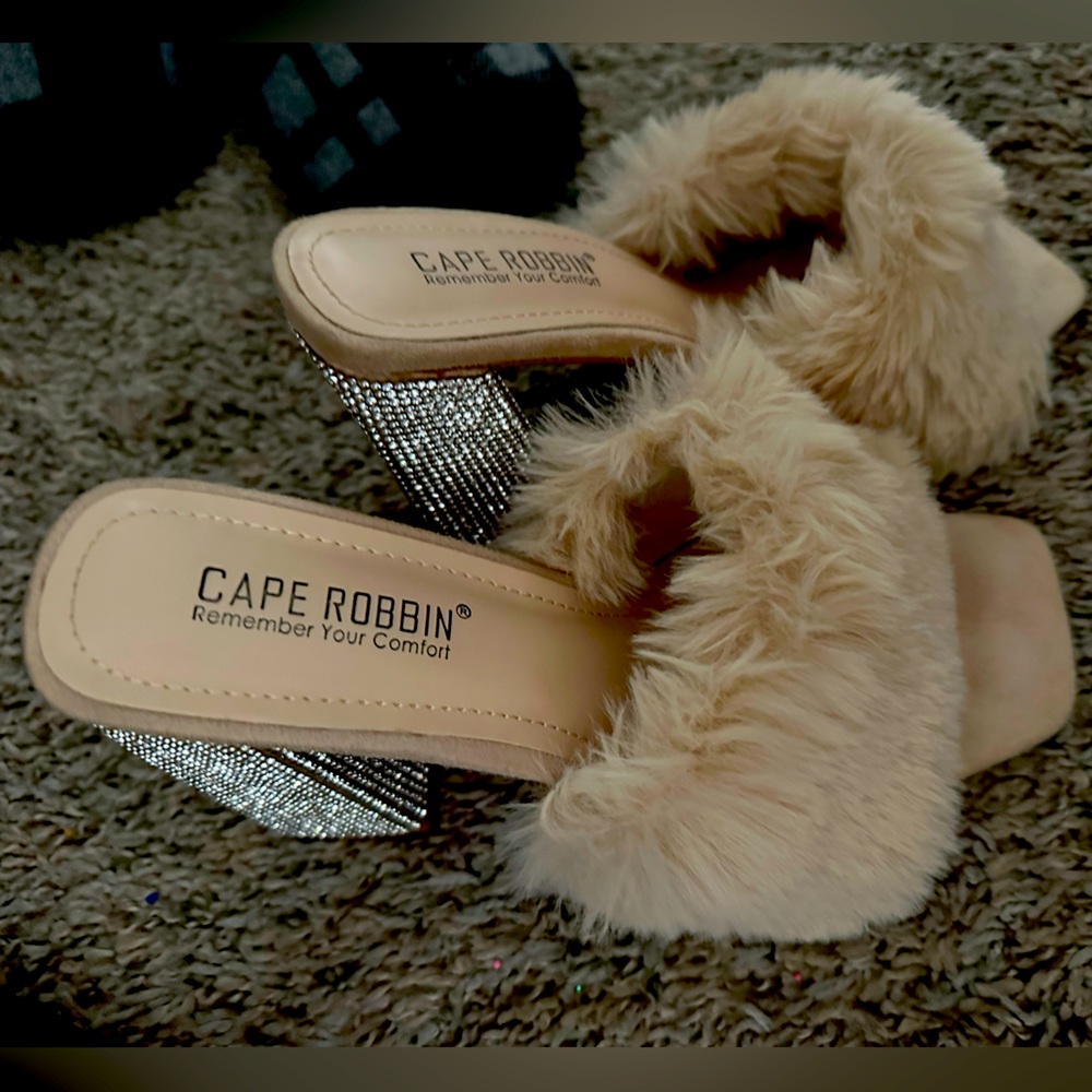Cape Robbin heels